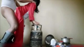 Kazn ko kitchen stylish pose me choda Indian porn video