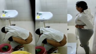 Bhai ne chhup kar banaya moot-ti behan ka Paki Nude XXX MMS