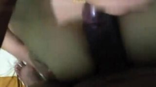 Surma lagai khubsurat biwi ki kali chut chodi
