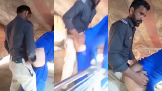 Karachi ke police wale ne mari khubsurat kinnar ki gand