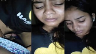 Black t-shirt pehan kar fuddi chudwati ladki ki Viral Sex Video