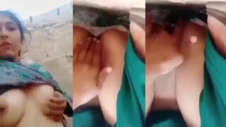 Fuddi mein fingering karti mote boobs wali sexy Paki girl